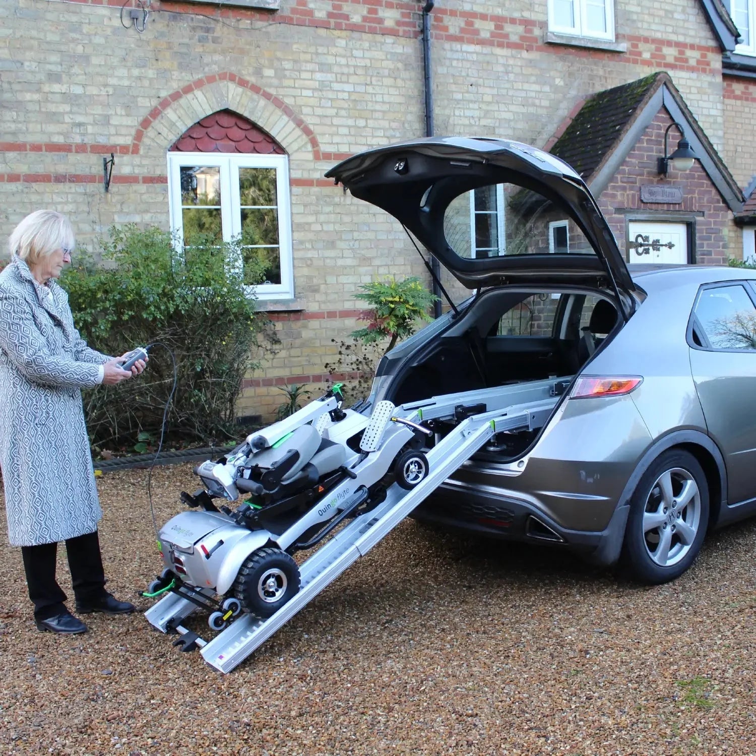 ComfyGo Quingo Flyte Mobility Scooter With MK2 Self Loading Ramp Mobility Scooter ComfyGo