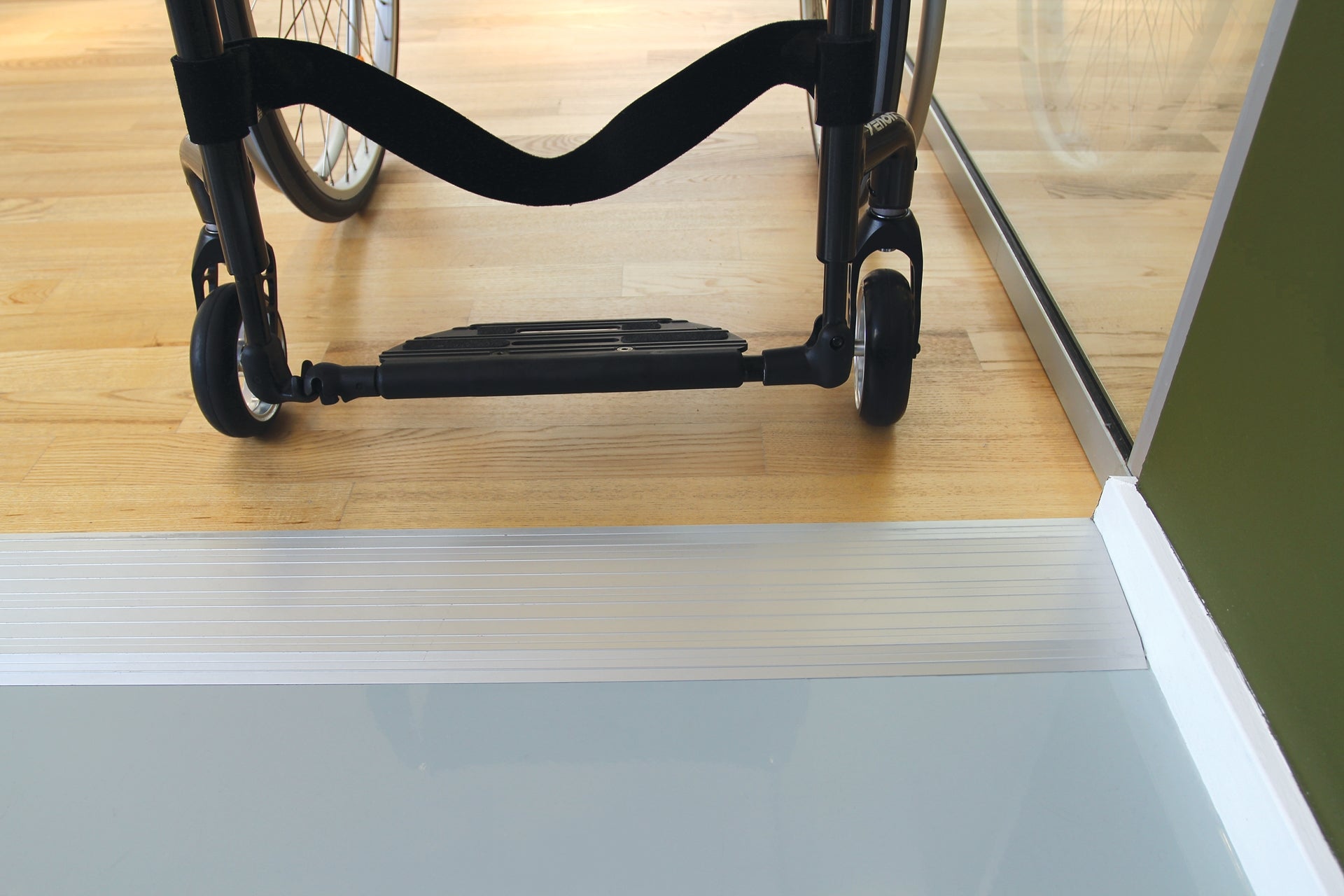 Stepless Cover Plate for Indoor Doorstep Ramp Guldmann Stepless