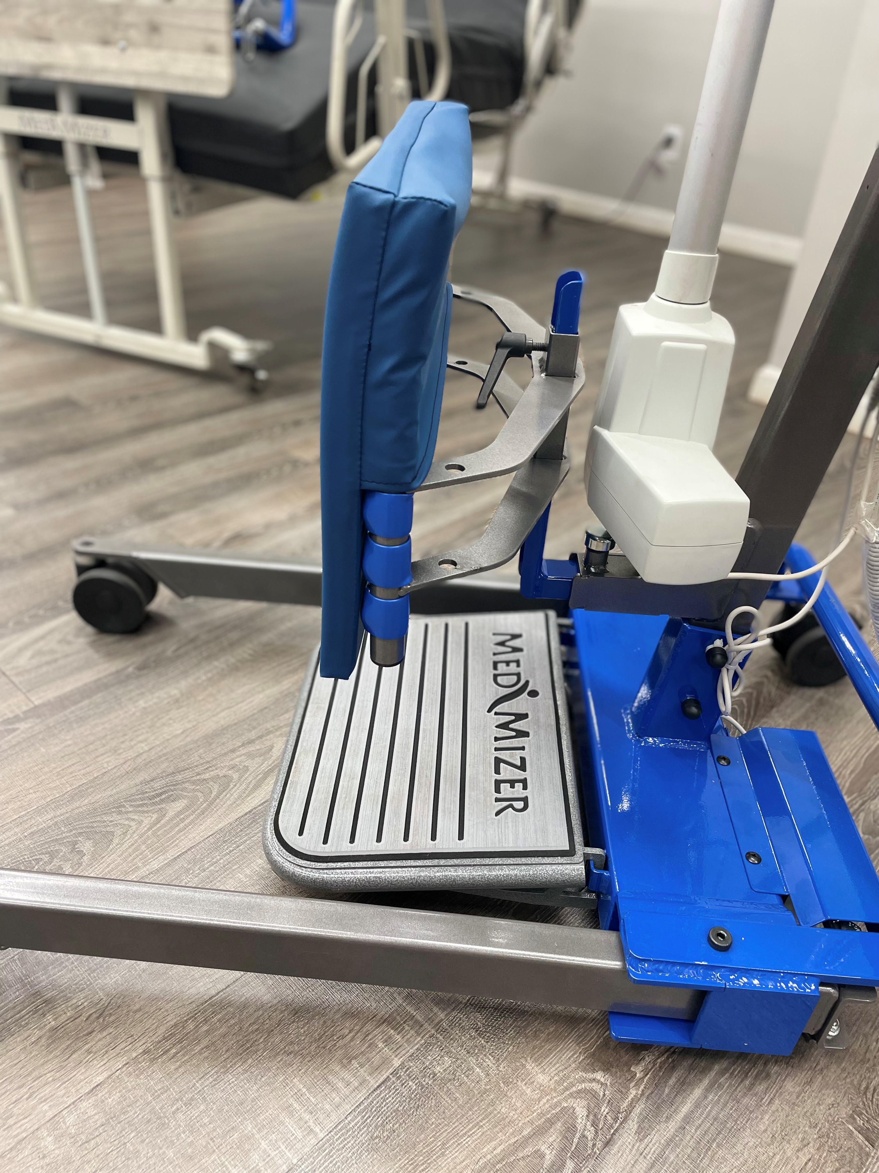 Med-Mizer Med Riser Flex Series Sit to Stand Patient Lift Med-Mizer