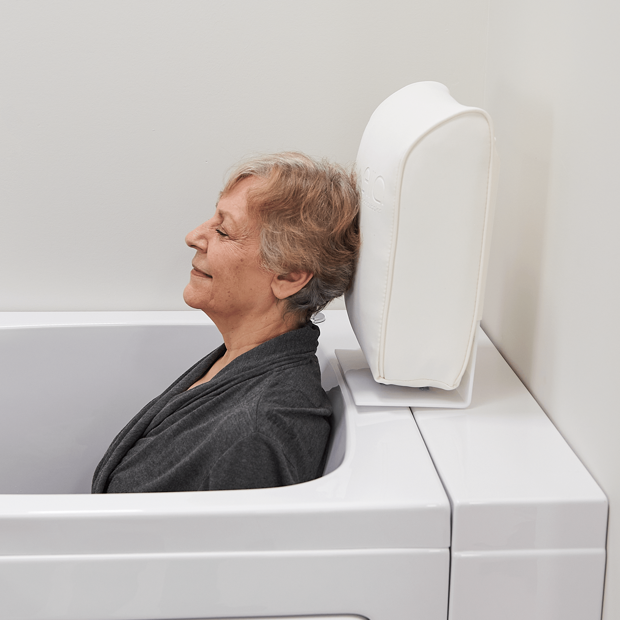 Ella's Bubbles Removable Headrest and Neck Support Bath Tub Ella's Bubbles